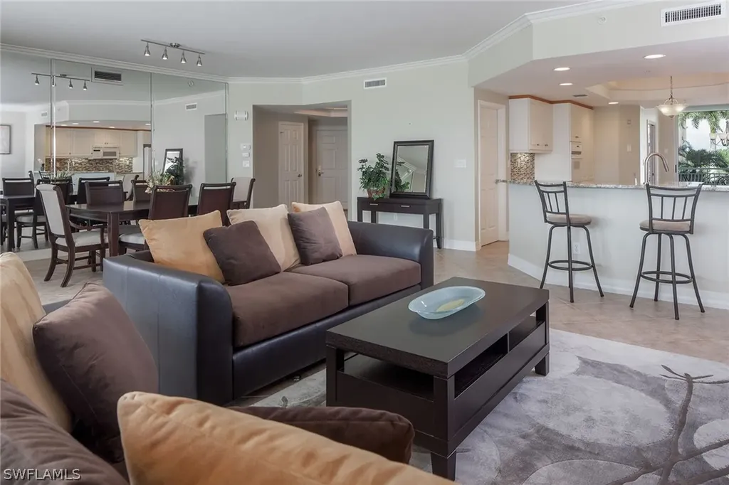425 Dockside Drive Naples FL 34110