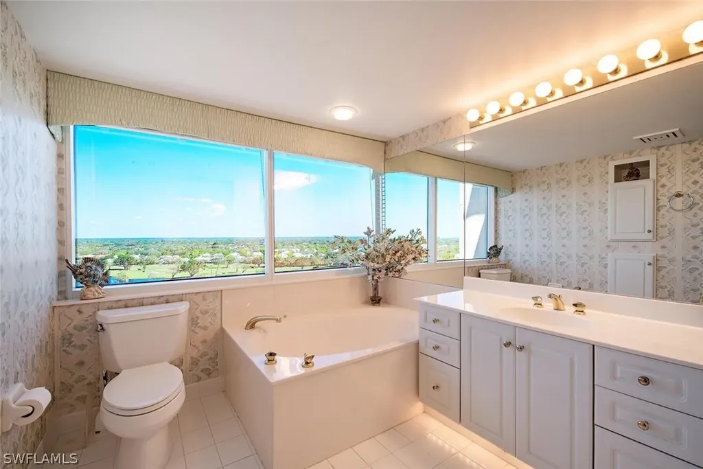 6825 Grenadier Boulevard Naples FL 34108