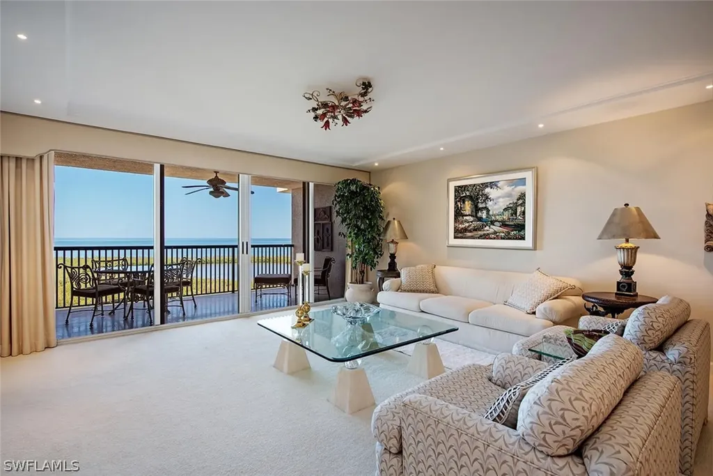 6825 Grenadier Boulevard Naples FL 34108