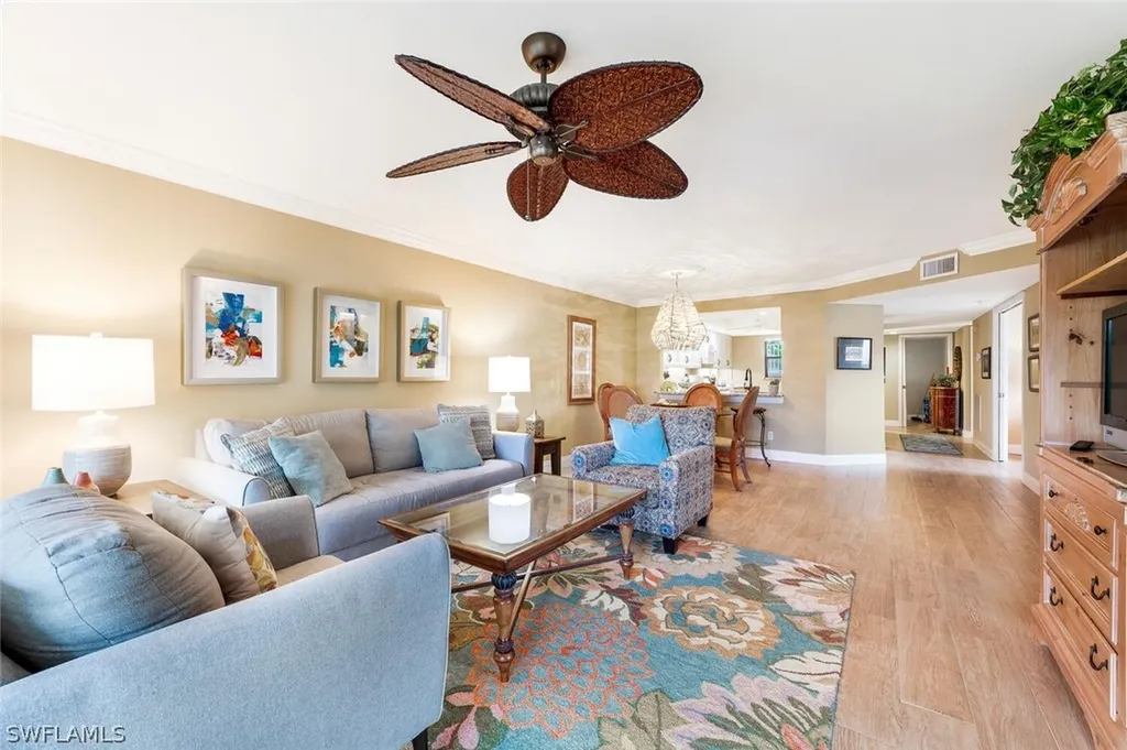 Naples FL, 529 Lake Louise Circle, Unit 101