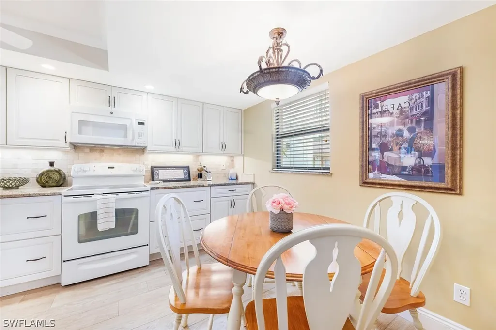 529 Lake Louise Circle Naples FL 34110