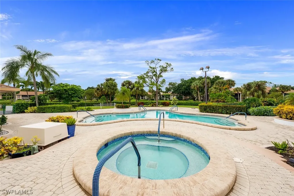 529 Lake Louise Circle Naples FL 34110