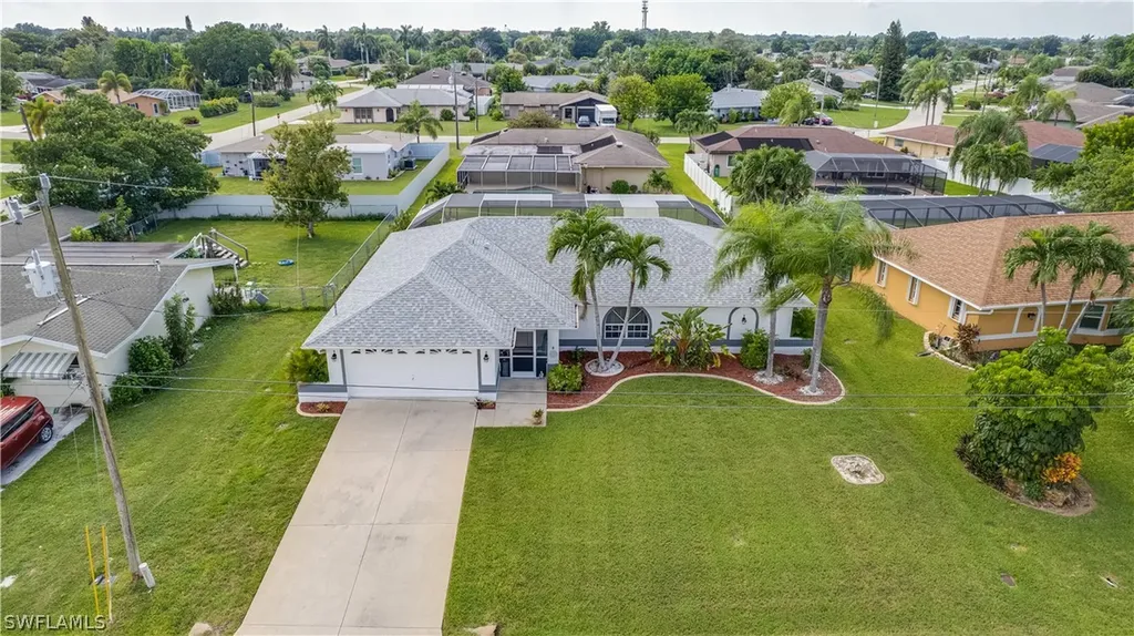 3922 SE 10th Place Cape Coral FL 33904