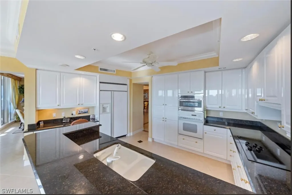 7575 Pelican Bay Boulevard Naples FL 34108