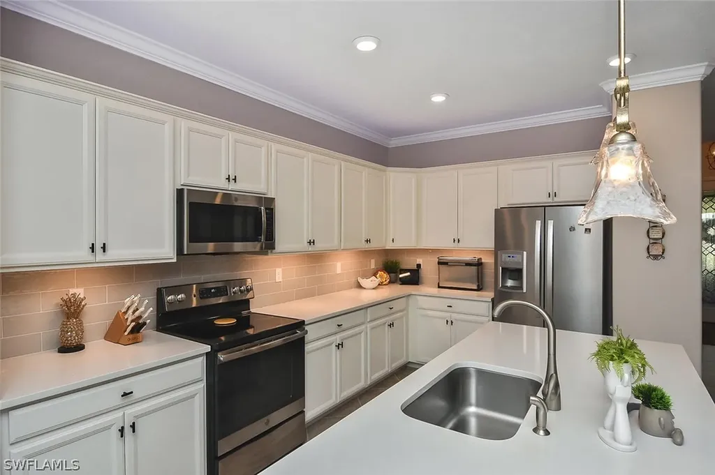 19419 Elston Way Estero FL 33928