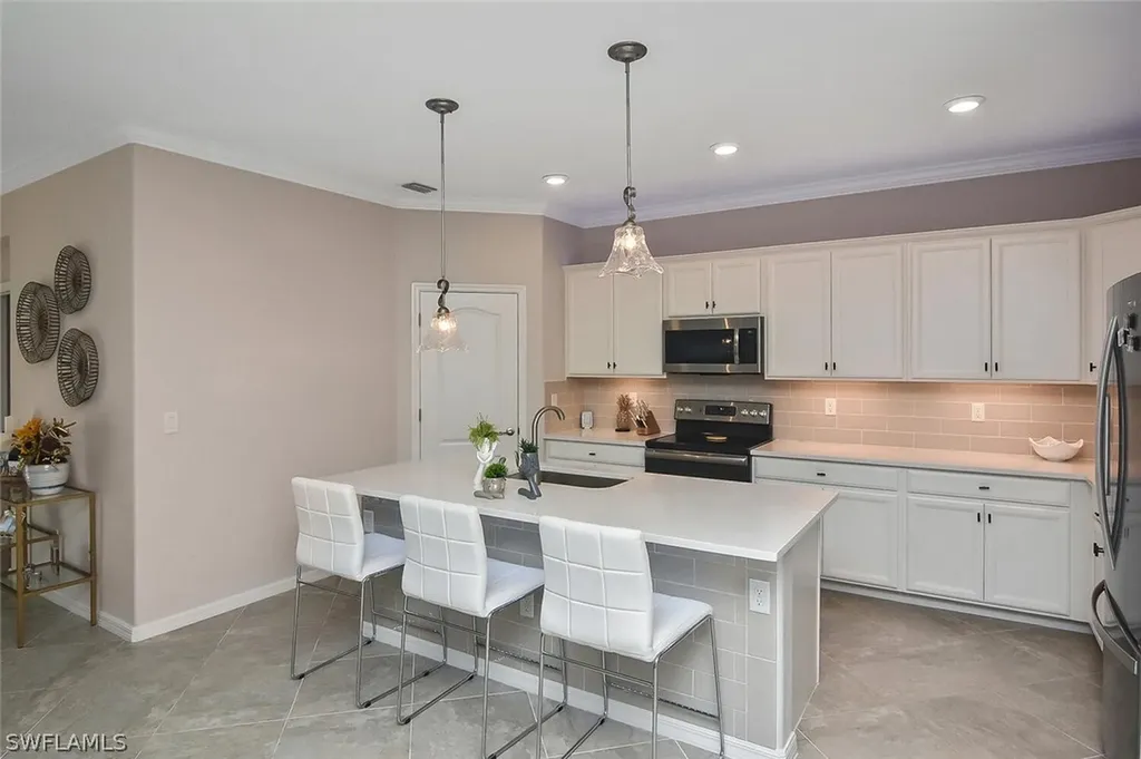 19419 Elston Way Estero FL 33928