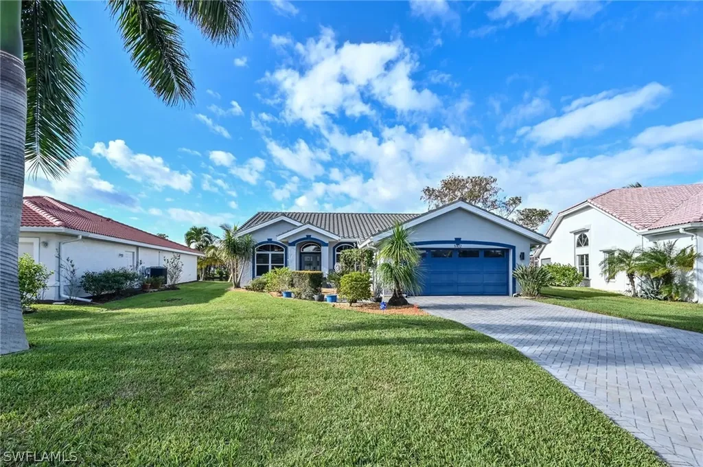 5102 Harrogate Court Naples FL 34112