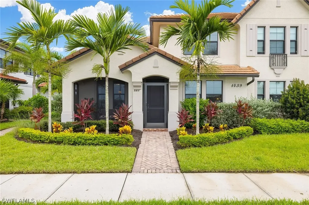 1439 Santiago Circle Naples FL 34113
