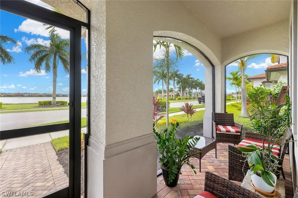 1439 Santiago Circle Naples FL 34113