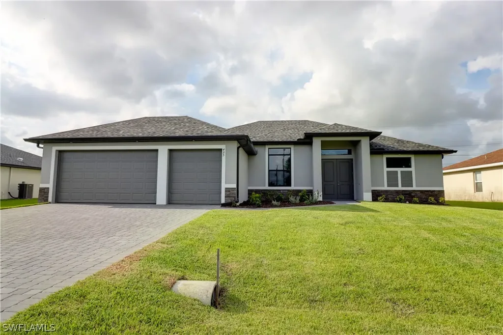 421 NW Juanita Court Cape Coral FL 33993