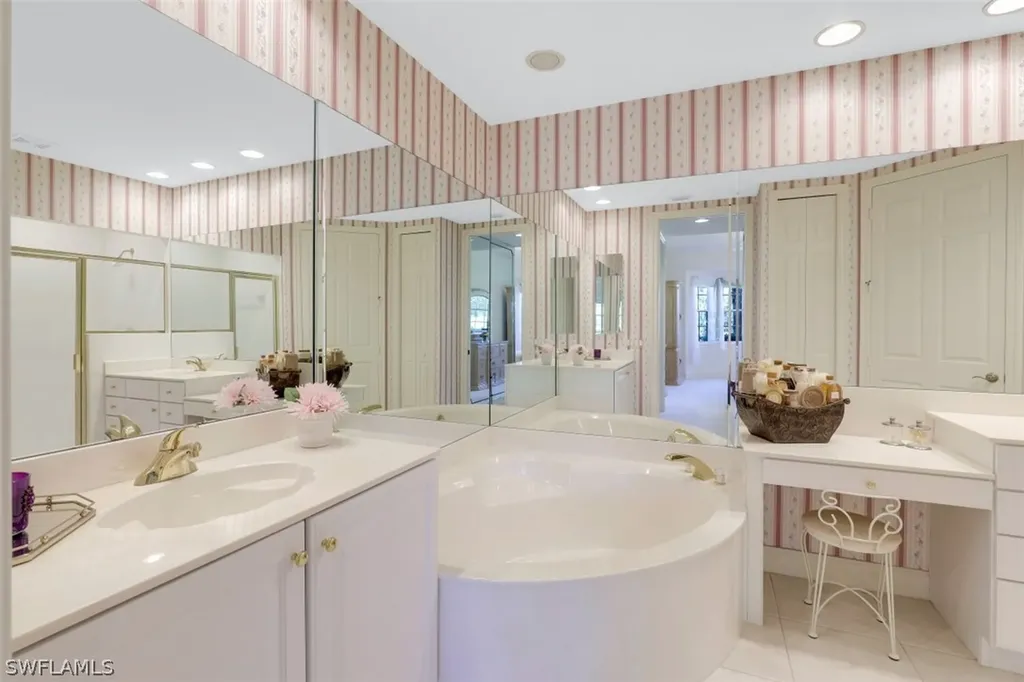 6049 Ashford Lane Naples FL 34110