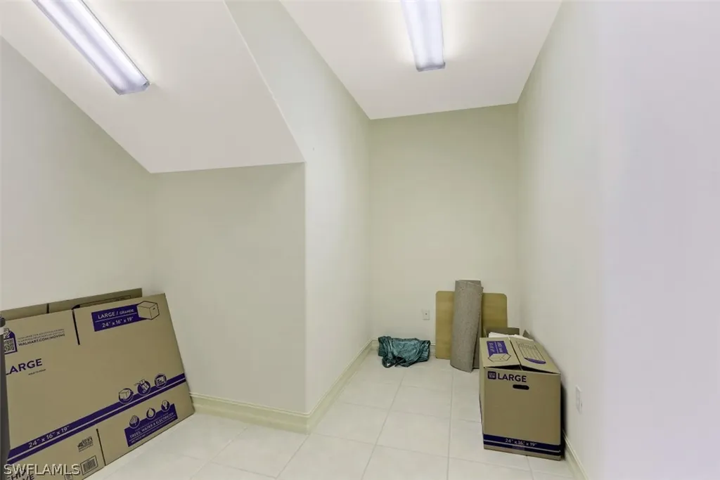 6049 Ashford Lane Naples FL 34110