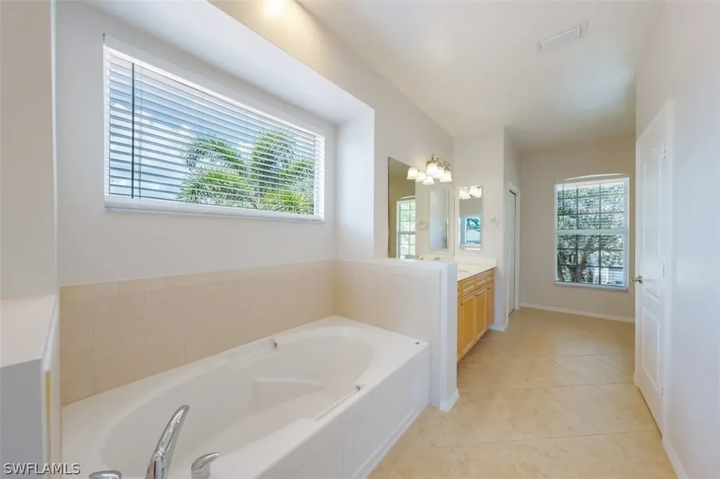 8486 Laurel Lakes Cove Naples FL 34119