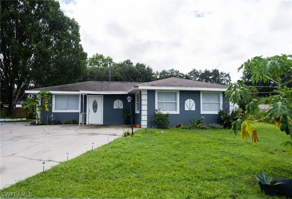 24 Roanoke Drive Fort Myers FL 33905