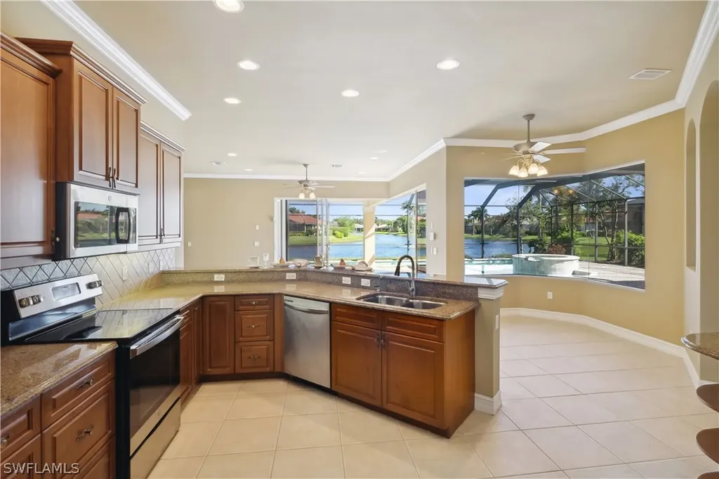 4915 Rustic Oaks Circle Naples FL 34105