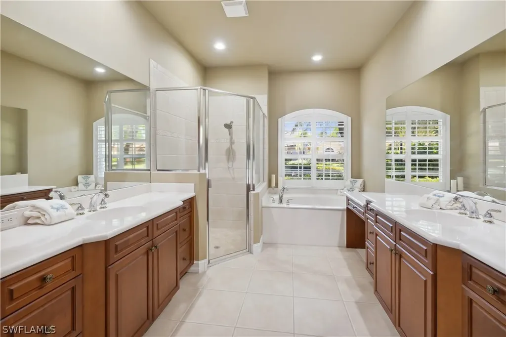 4915 Rustic Oaks Circle Naples FL 34105
