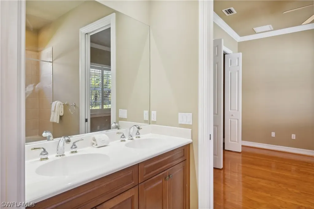 4915 Rustic Oaks Circle Naples FL 34105