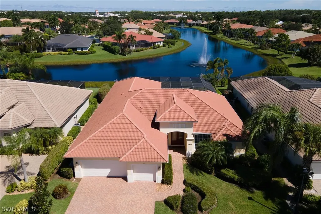 4915 Rustic Oaks Circle Naples FL 34105
