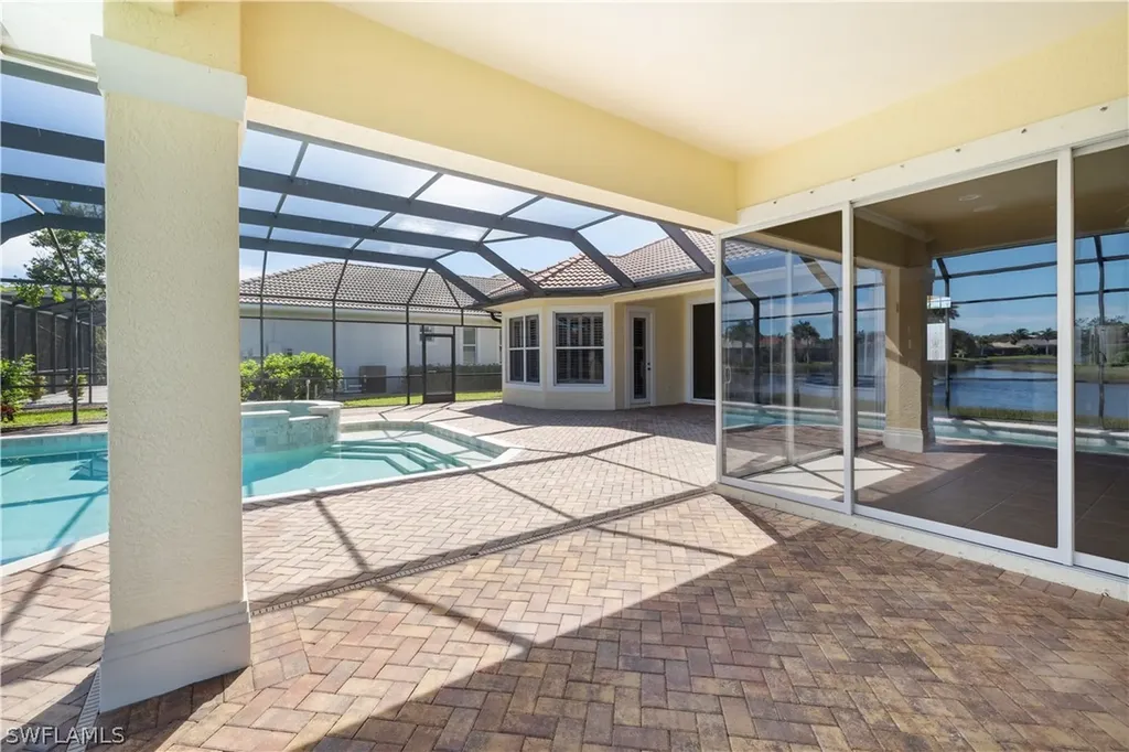 4915 Rustic Oaks Circle Naples FL 34105