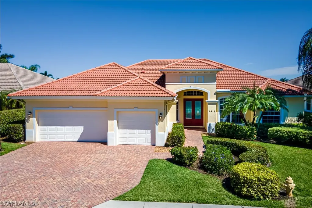 4915 Rustic Oaks Circle Naples FL 34105