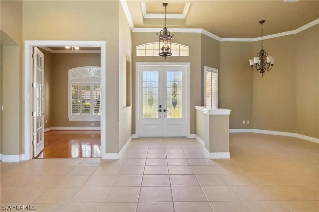 4915 Rustic Oaks Circle Naples FL 34105