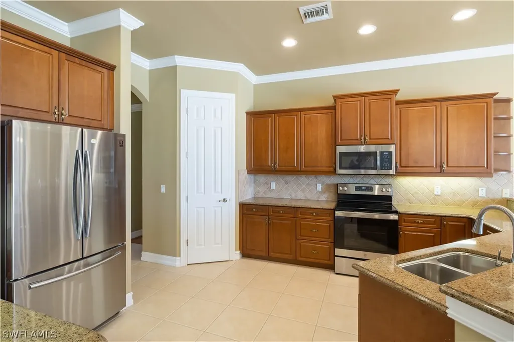 4915 Rustic Oaks Circle Naples FL 34105