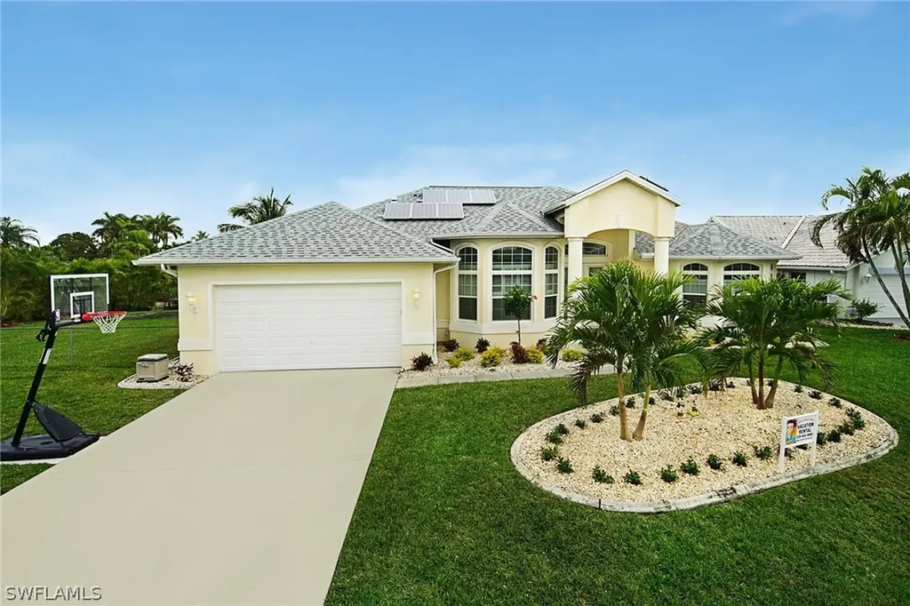 3823 SE 12th Place Cape Coral FL 33904