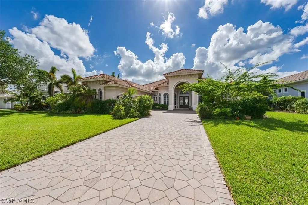 1736 Supreme Court Naples FL 34110