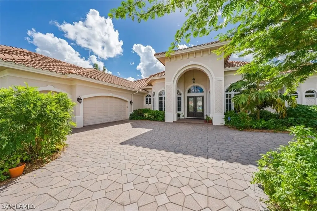 1736 Supreme Court Naples FL 34110