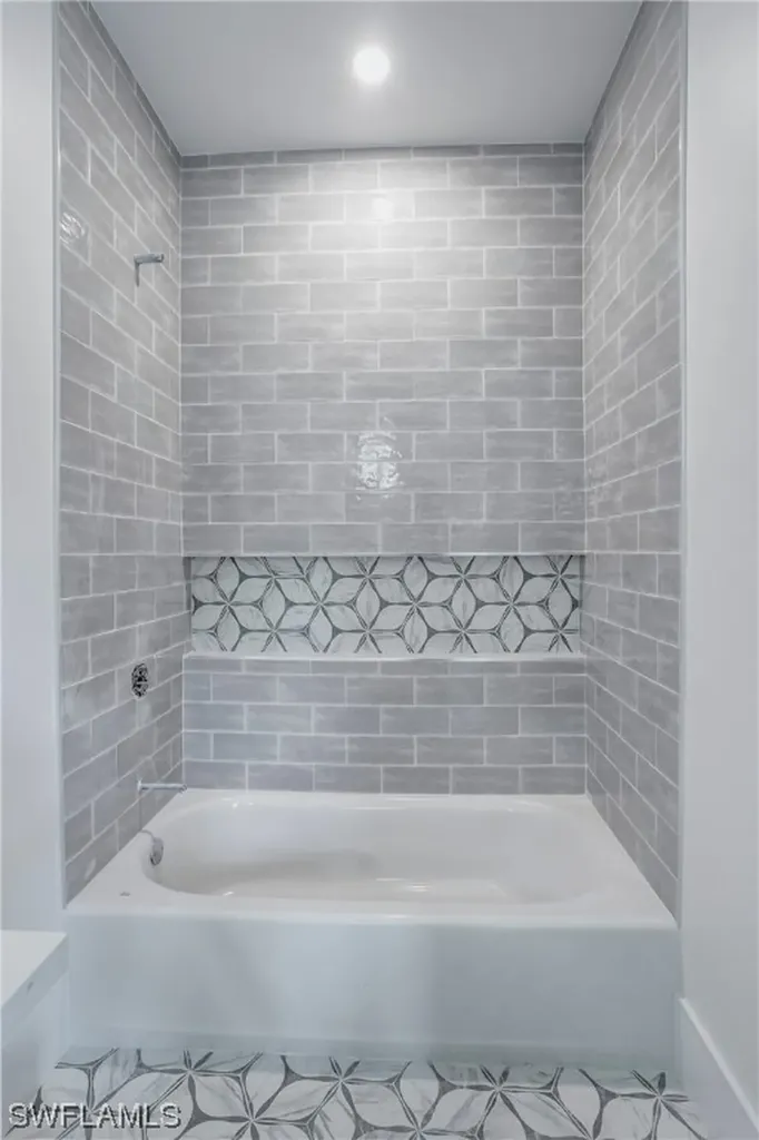 9133 The Lane Naples FL 34109