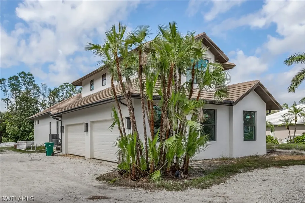 9133 The Lane Naples FL 34109