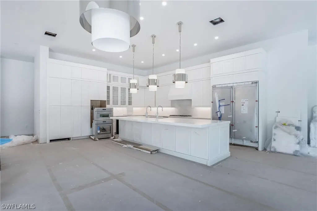 9133 The Lane Naples FL 34109