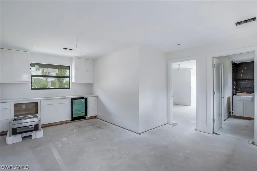 9133 The Lane Naples FL 34109