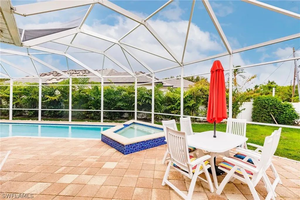 493 Banyan Boulevard Naples FL 34102