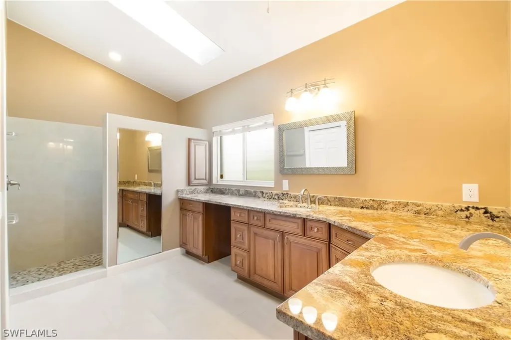 457 Raven Way Naples FL 34110