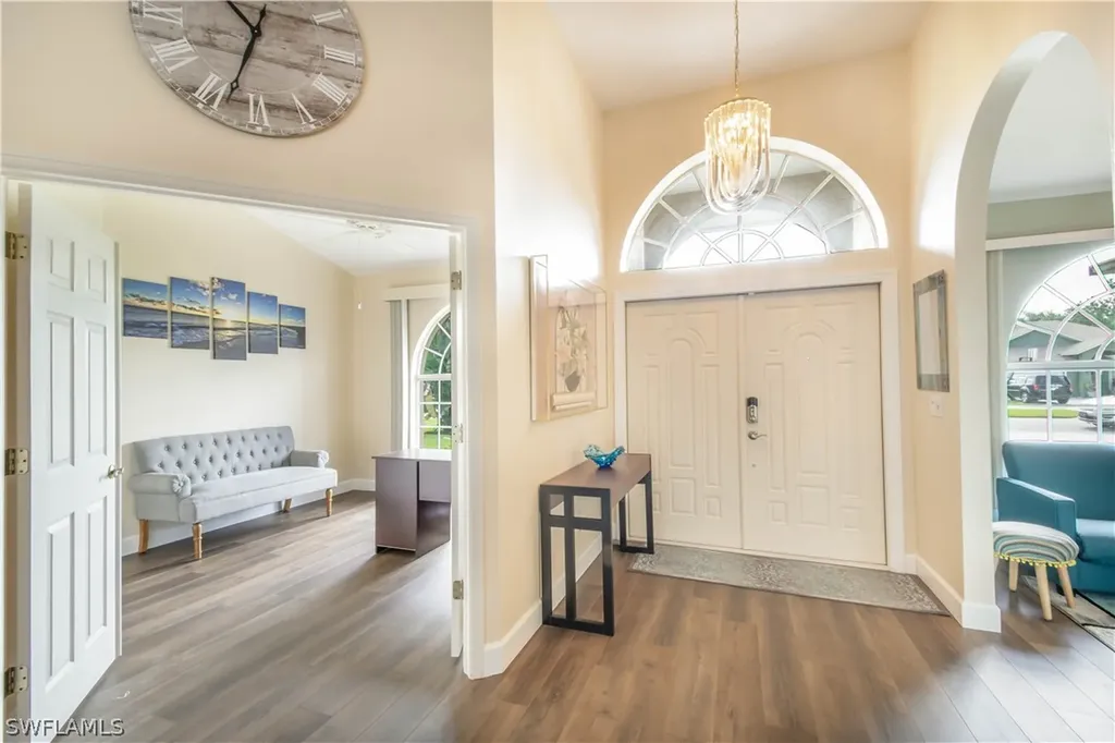 457 Raven Way Naples FL 34110
