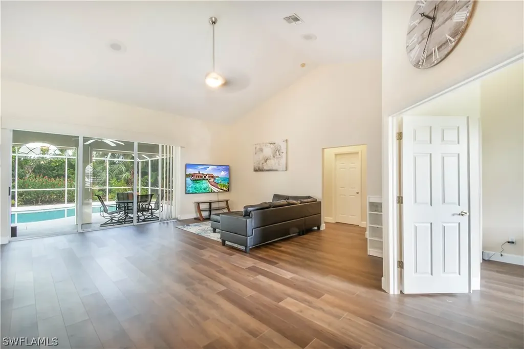 457 Raven Way Naples FL 34110