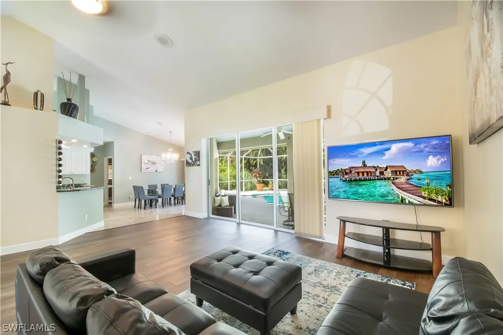 457 Raven Way Naples FL 34110