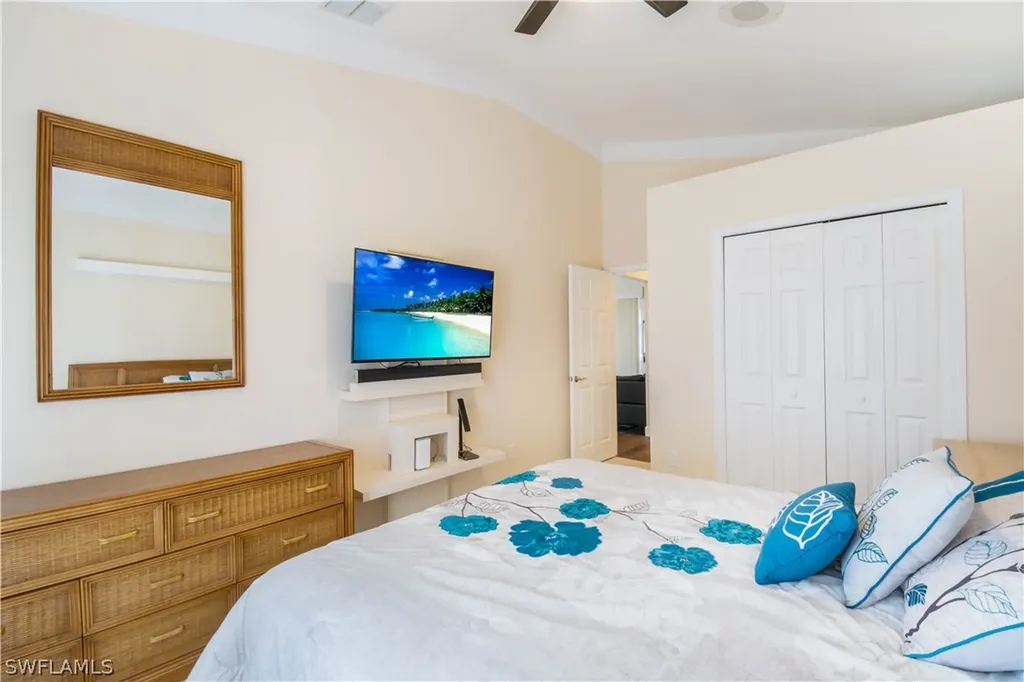 457 Raven Way Naples FL 34110