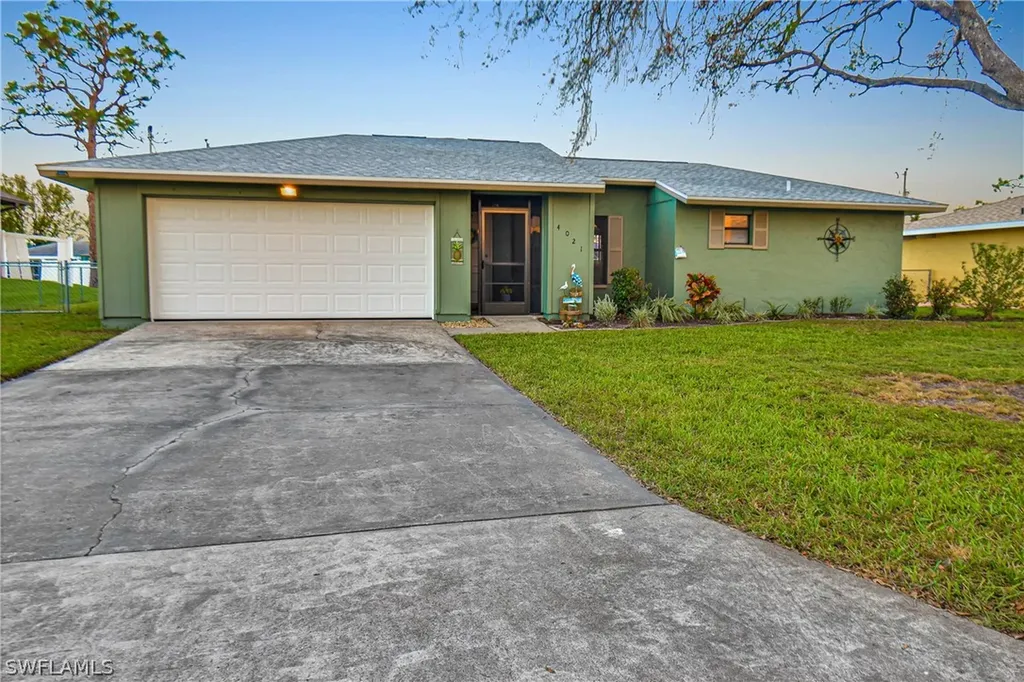 4021 SE 1st Court Cape Coral FL 33904