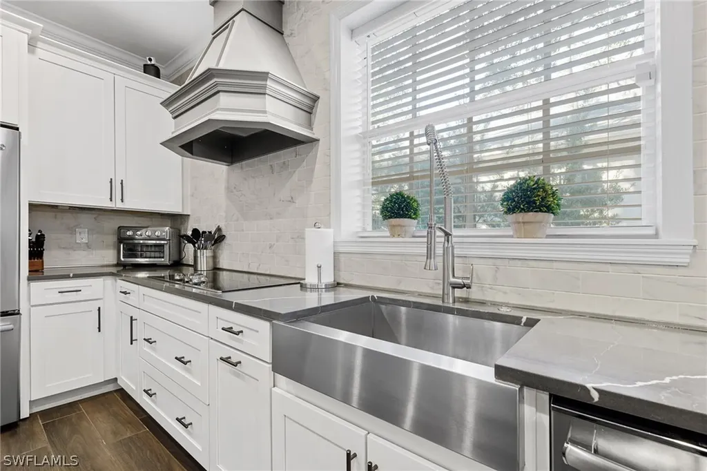 4628 1/2 W Longfellow Tampa FL 33629