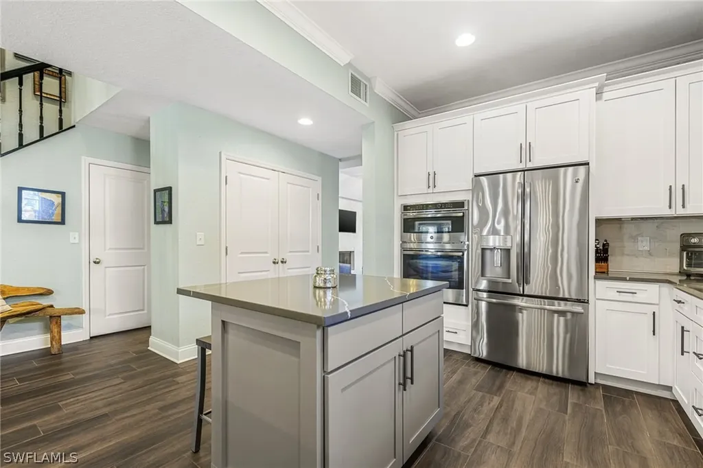 4628 1/2 W Longfellow Tampa FL 33629