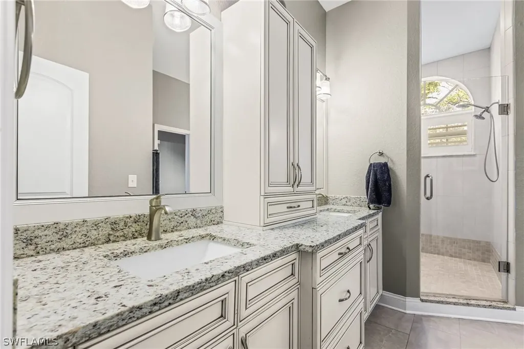 4628 1/2 W Longfellow Tampa FL 33629