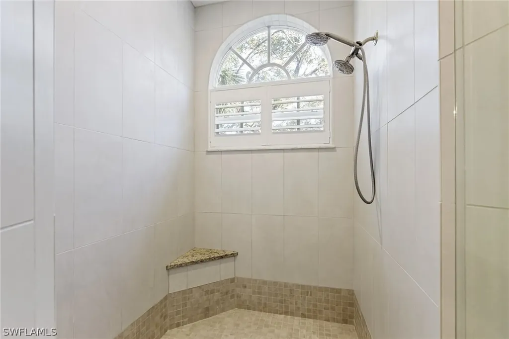 4628 1/2 W Longfellow Tampa FL 33629