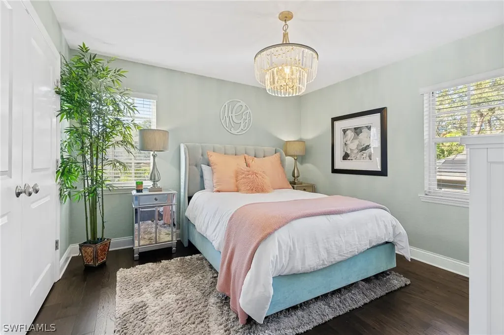 4628 1/2 W Longfellow Tampa FL 33629