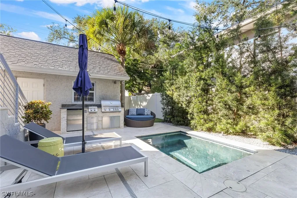 4628 1/2 W Longfellow Tampa FL 33629