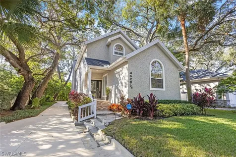 4628 1/2 W Longfellow Tampa FL 33629