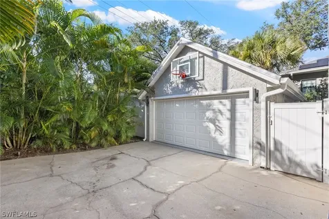 4628 1/2 W Longfellow Tampa FL 33629