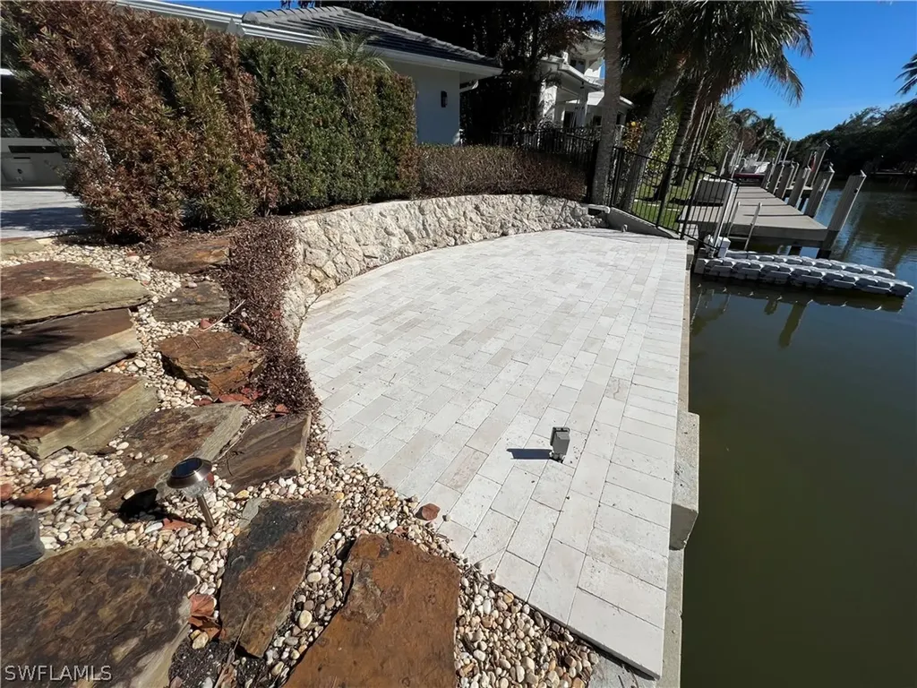 5215 Seashell Avenue Naples FL 34103
