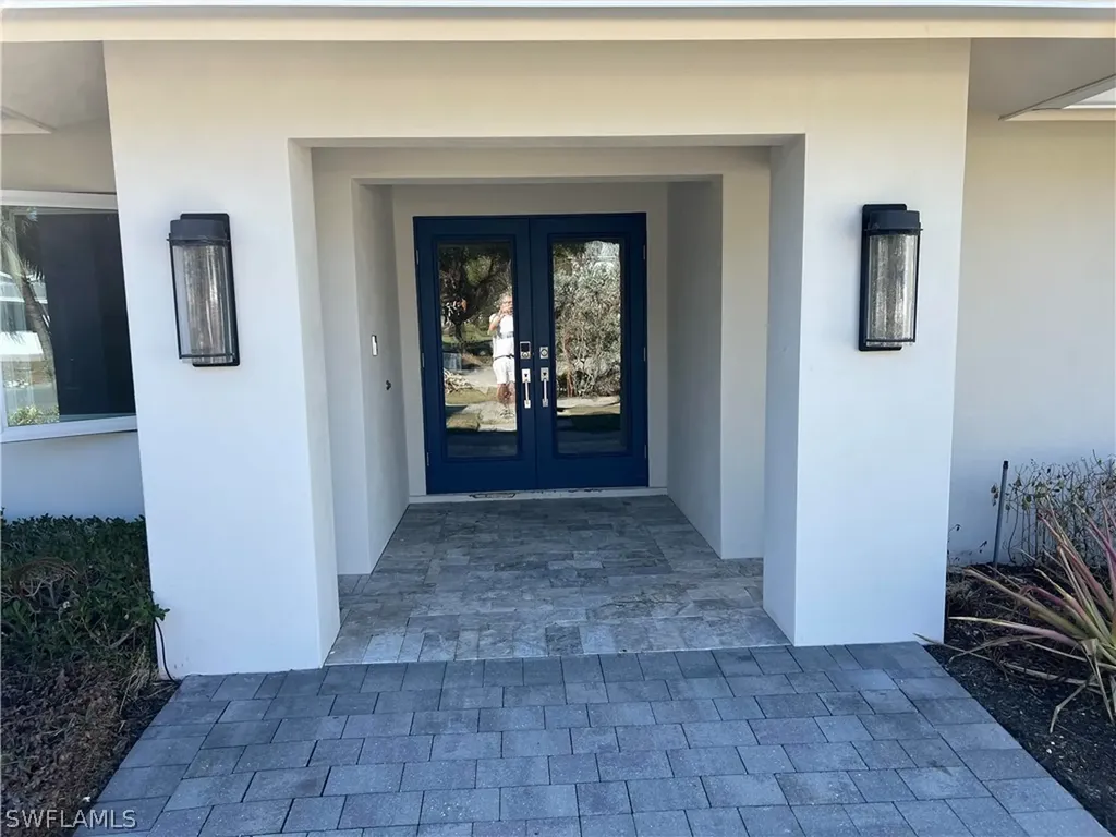 5215 Seashell Avenue Naples FL 34103